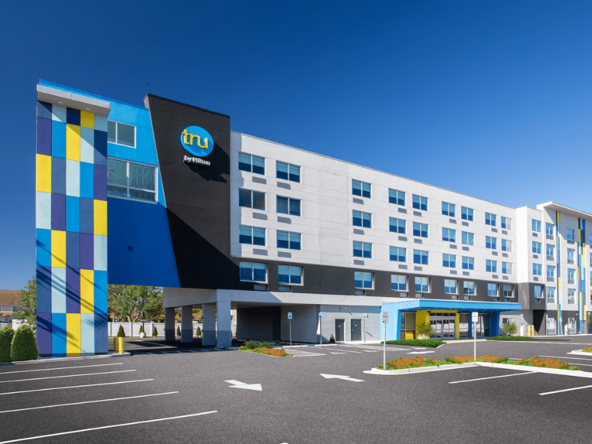 TRU by Hilton OC Bayside