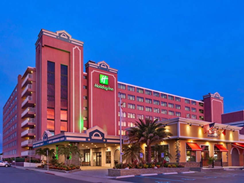 Holiday Inn Oceanfront