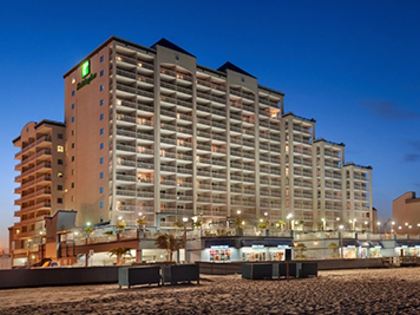 Holiday Inn Hotel & Suites