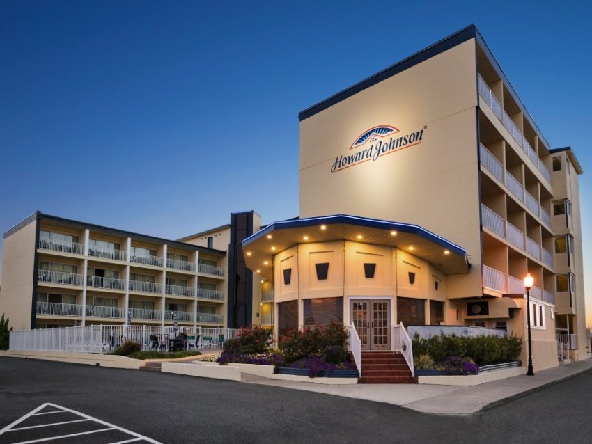 Howard Johnson by Wyndham OC Oceanfront