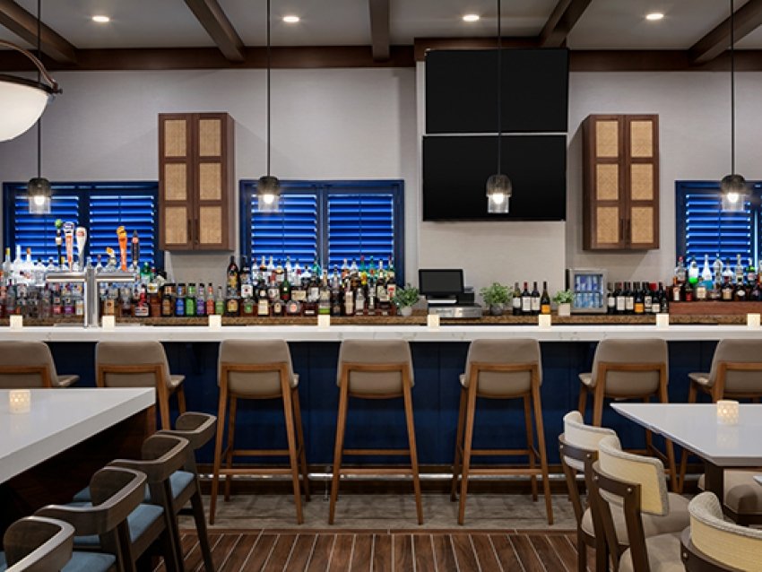32 Palm Restaurant